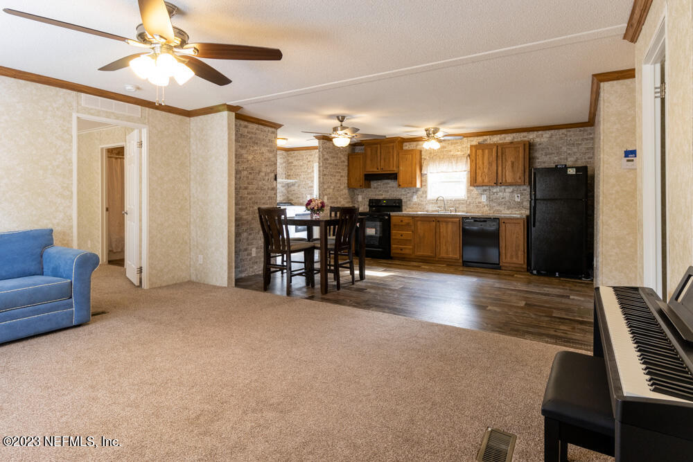 5885 Oak Leaf Road Keystone Heights, FL 32656 - Photo 14 of 29 Living room test_