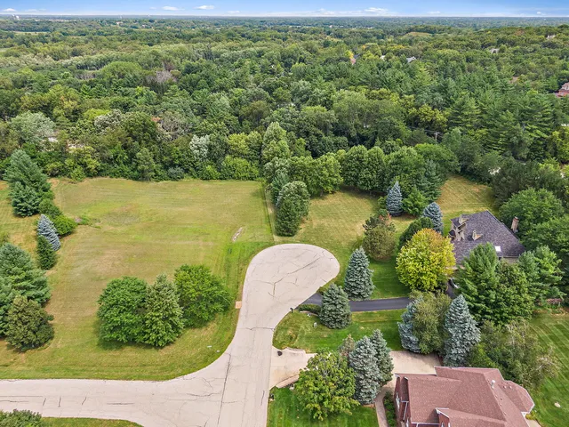 a view of a lake from a yard