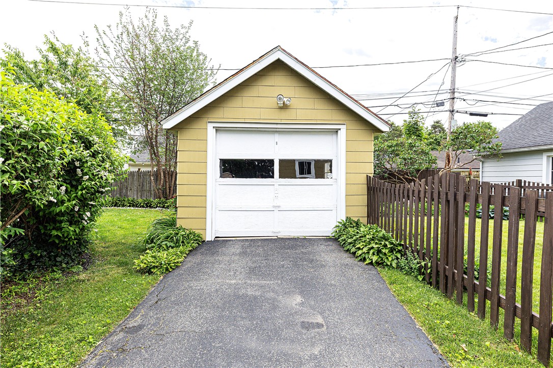 334 Marion Street Rochester, NY 14610 - Photo 4 of 37