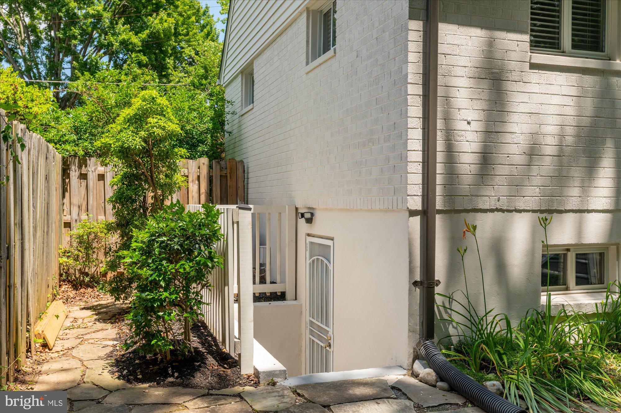 11414 Schuylkill Road Rockville, MD 20852 - Photo 37 of 50 Welled Exit