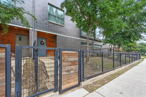 $3,600 | 2280 North Fitzhugh Avenue, Unit 30, Dallas, TX 75204