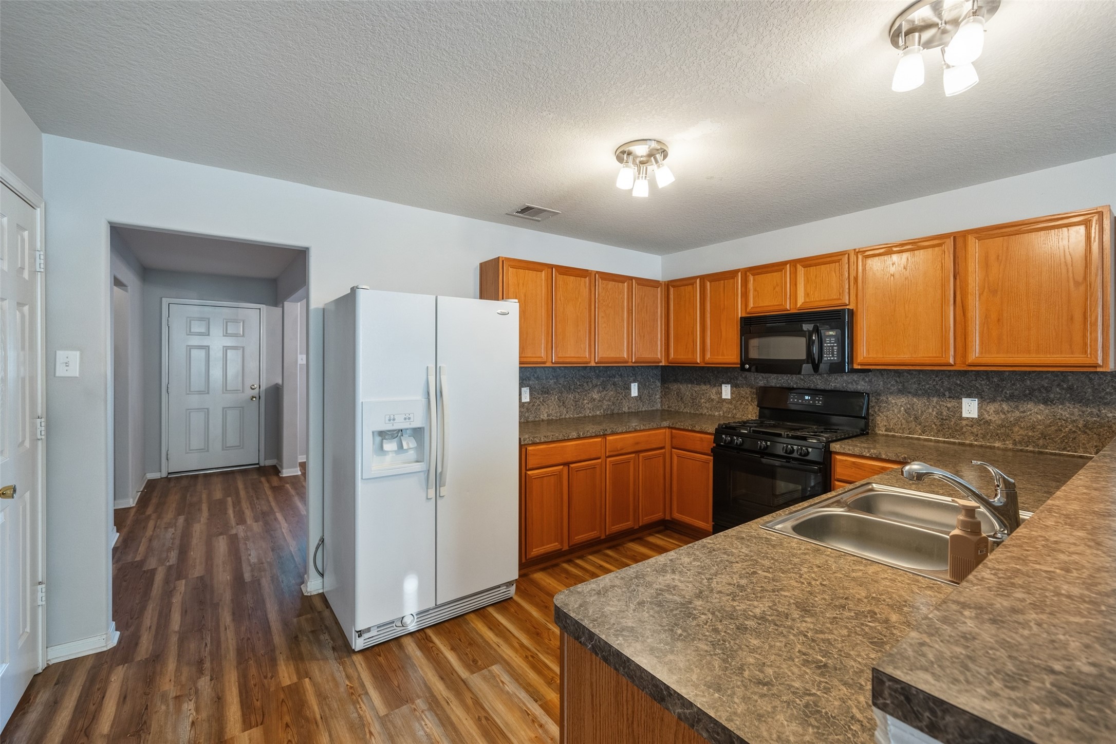 16820 Infield Court Conroe, TX 77385 - Photo 16 of 44