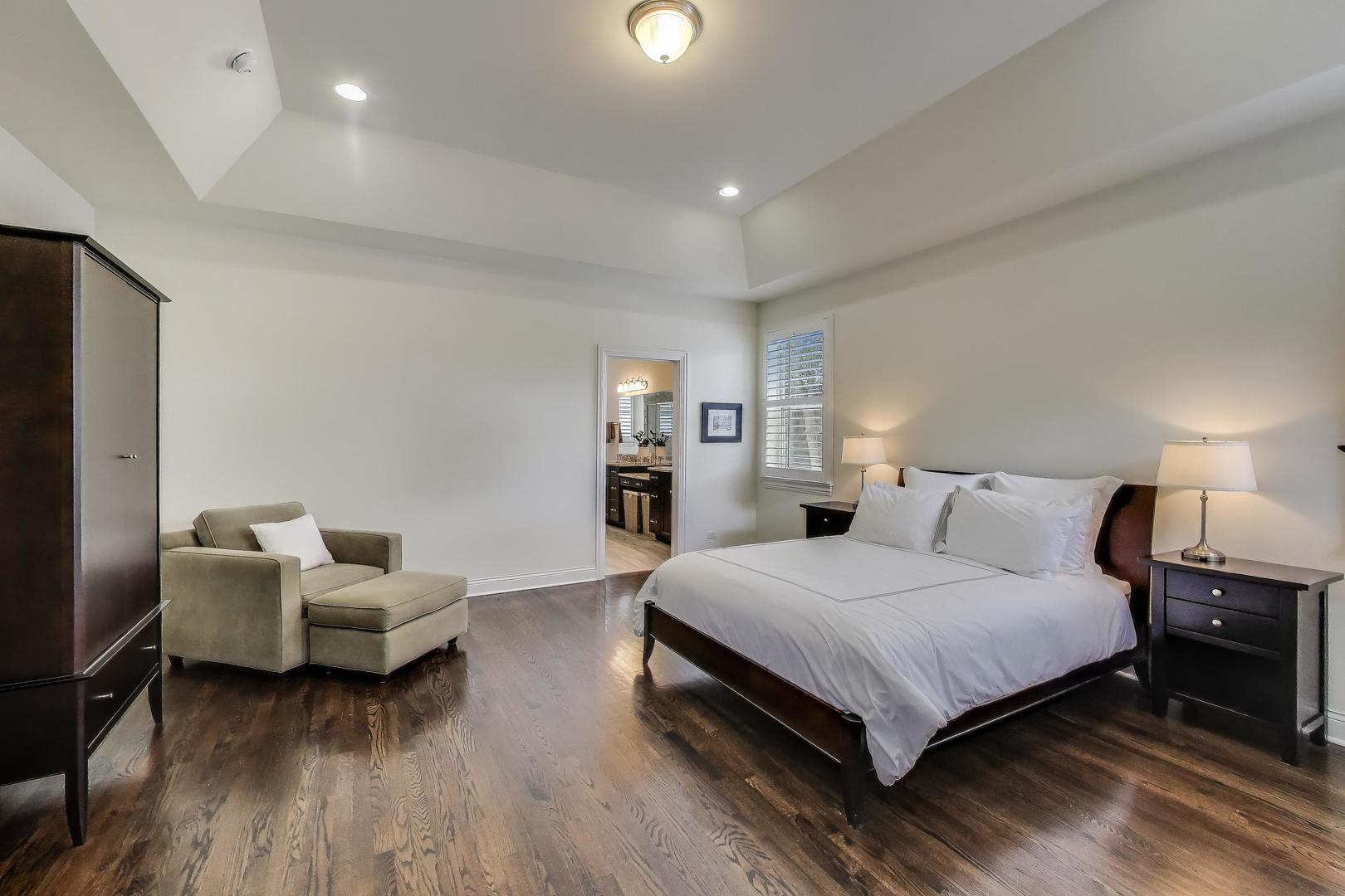 557 North Myrtle Avenue Elmhurst, IL 60126 - Photo 19 of 33 a bedroom with a bed and a couch