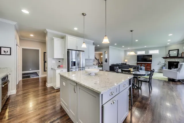 $1,199,900 | 557 North Myrtle Avenue, Elmhurst, IL 60126