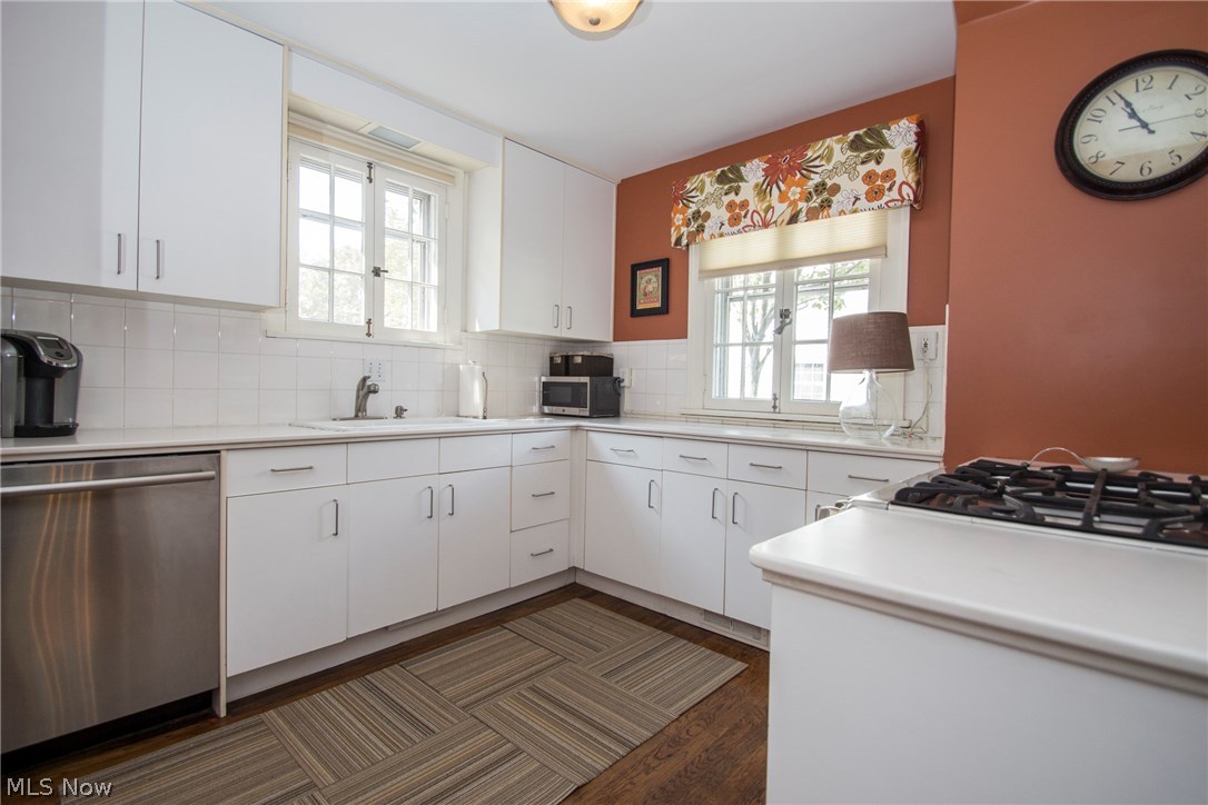 17426 Berwyn Road Cleveland, OH 44120 - Photo 12 of 31 Gallery Image 12