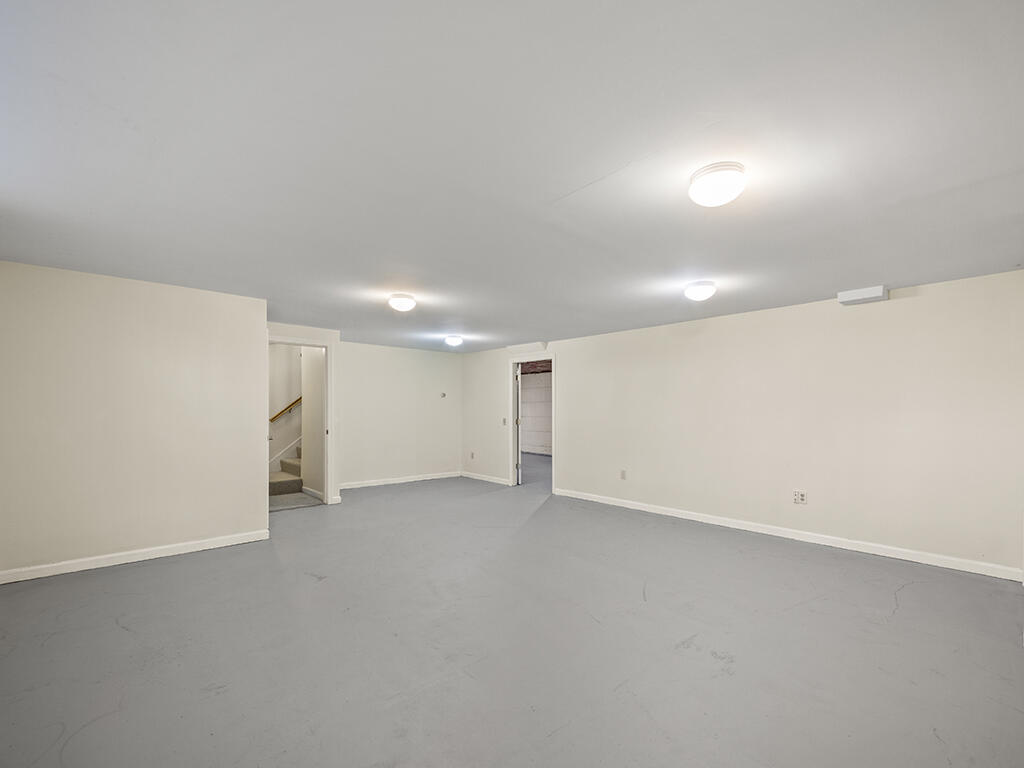 280 Pond Road Mount Vernon, ME 04352 - Photo 25 of 44 Family room or office