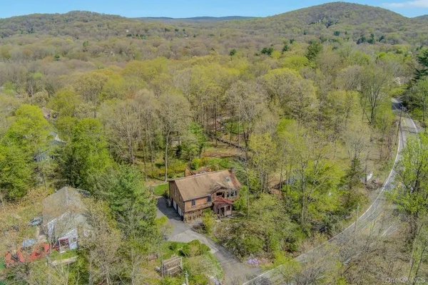 $758,888 | 136 Furnace Woods Road, Cortlandt Manor, NY 10567