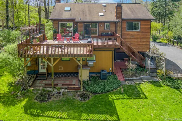 $758,888 | 136 Furnace Woods Road, Cortlandt Manor, NY 10567