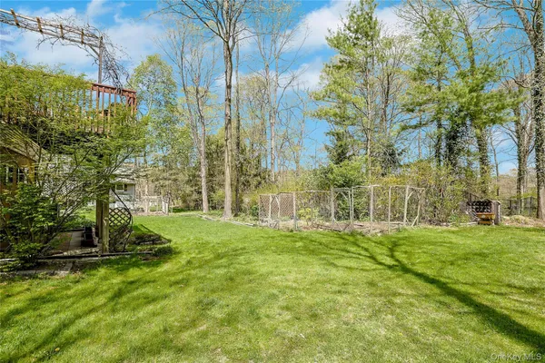 $758,888 | 136 Furnace Woods Road, Cortlandt Manor, NY 10567