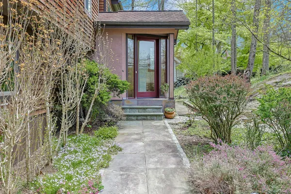 $758,888 | 136 Furnace Woods Road, Cortlandt Manor, NY 10567