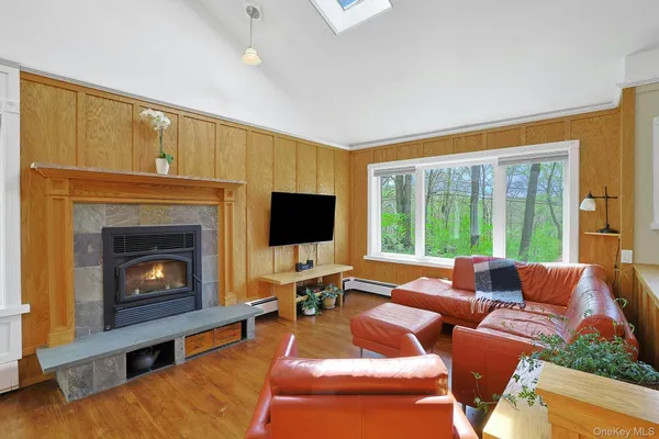 $758,888 | 136 Furnace Woods Road, Cortlandt Manor, NY 10567