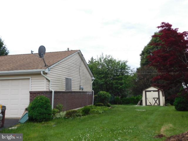 7521 Columbine Road Macungie, PA 18062 - Photo 4 of 18 Exterior Side