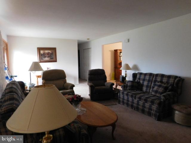 7521 Columbine Road Macungie, PA 18062 - Photo 6 of 18 Living Room