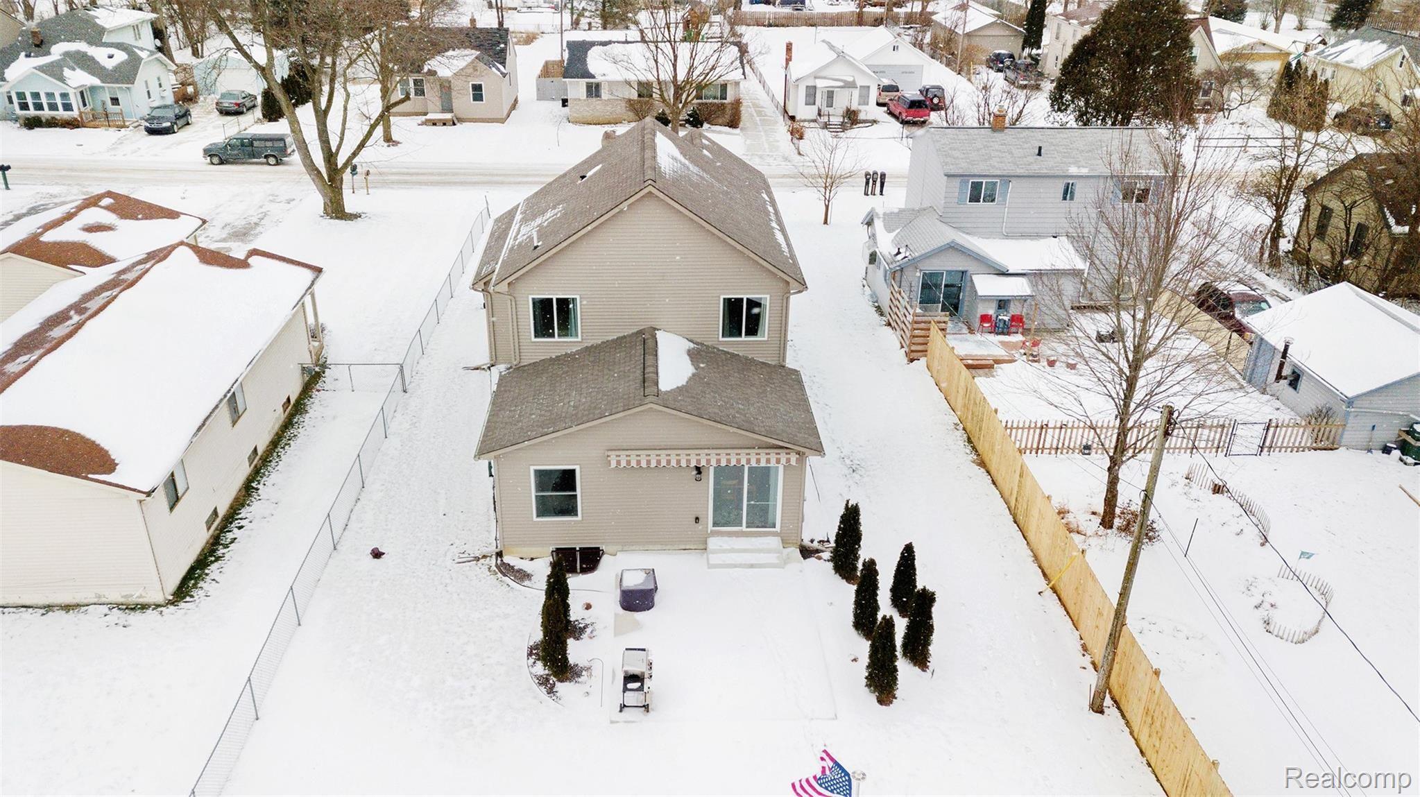 3054 Avalon Road Rochester, MI 48309 - Photo 25 of 28 DJI_0909.jpg