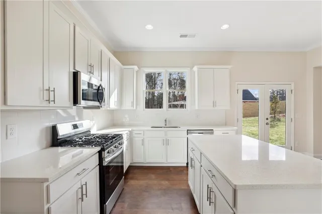 $729,900 | 5827 Creek Indian Drive, Sugar Hill, GA 30518