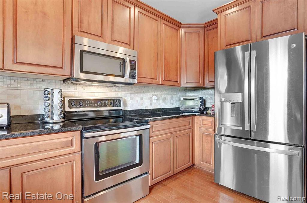 1838 Mackwood Road Rochester, MI 48307 - Photo 22 of 44