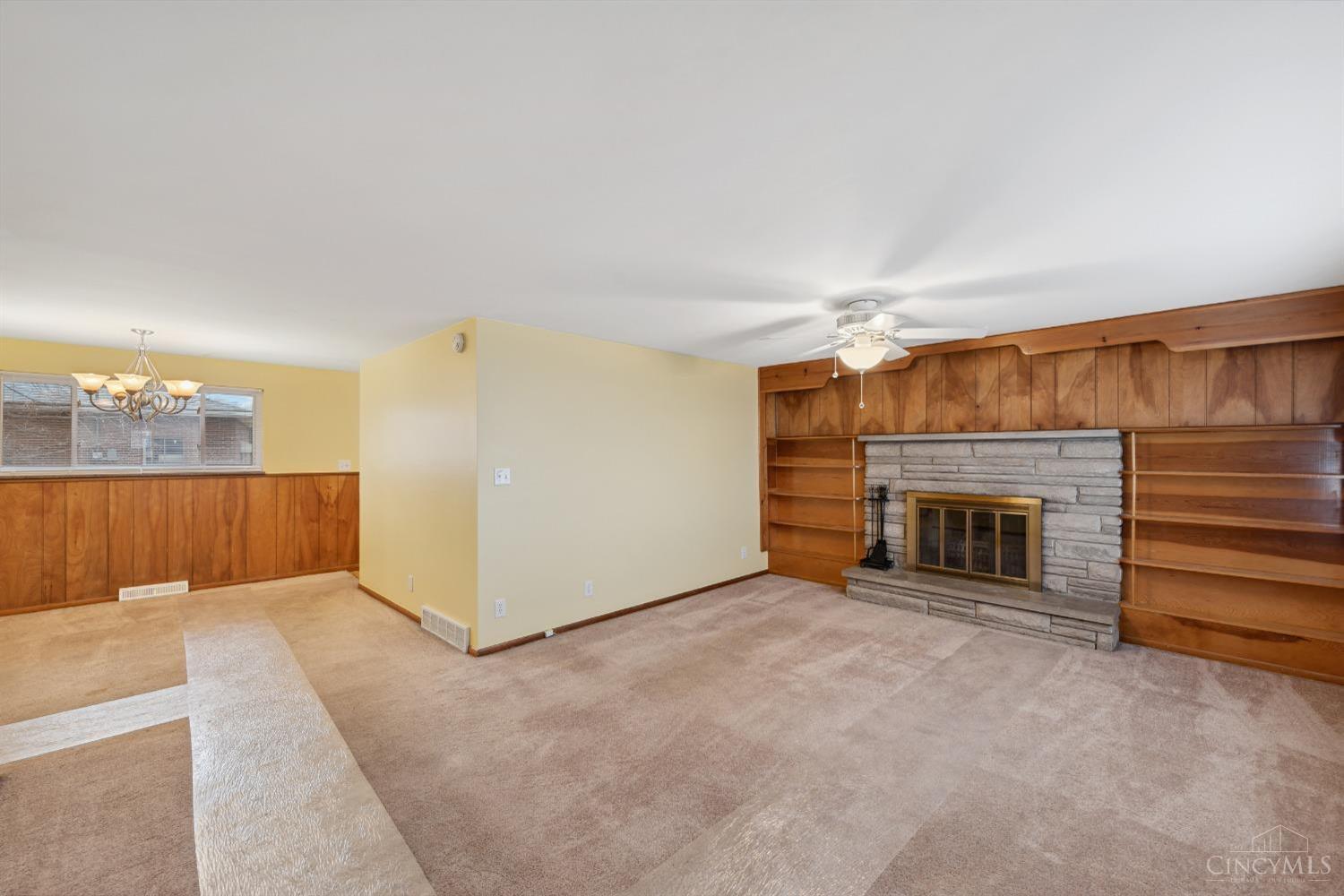 8318 Hendrickson Road Middletown, OH 45044 - Photo 4 of 41