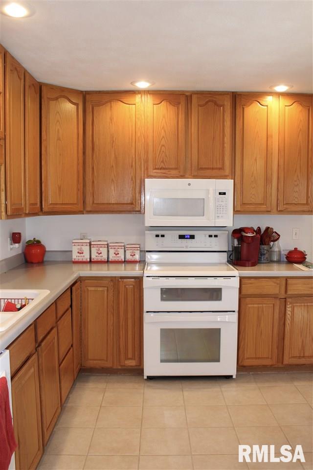 117 Yates Road Marquette Heights, IL 61554 - Photo 11 of 33 Gallery Image 11