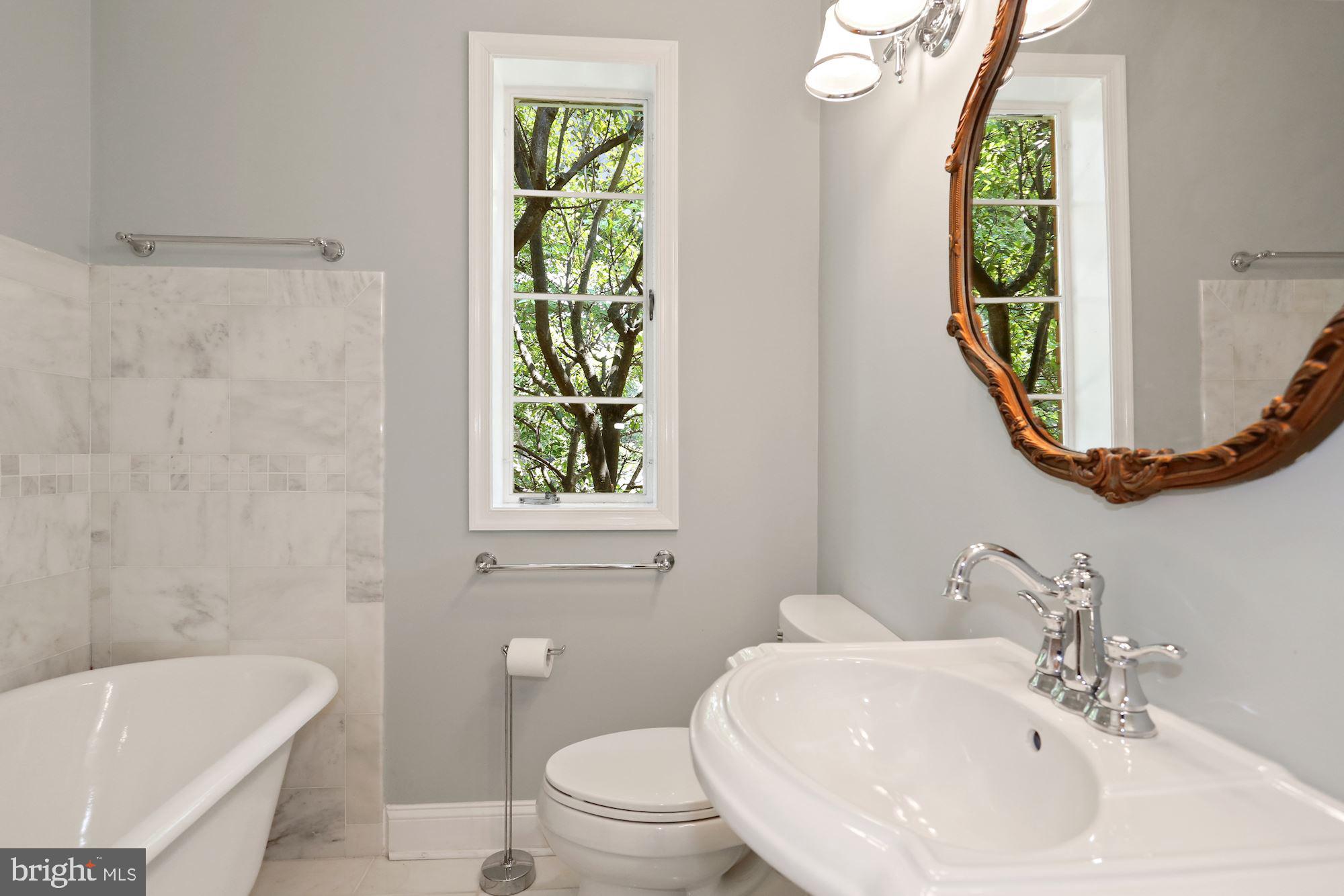 7900 Glendale Road Chevy Chase, MD 20815 - Photo 15 of 32 Main floor full bath