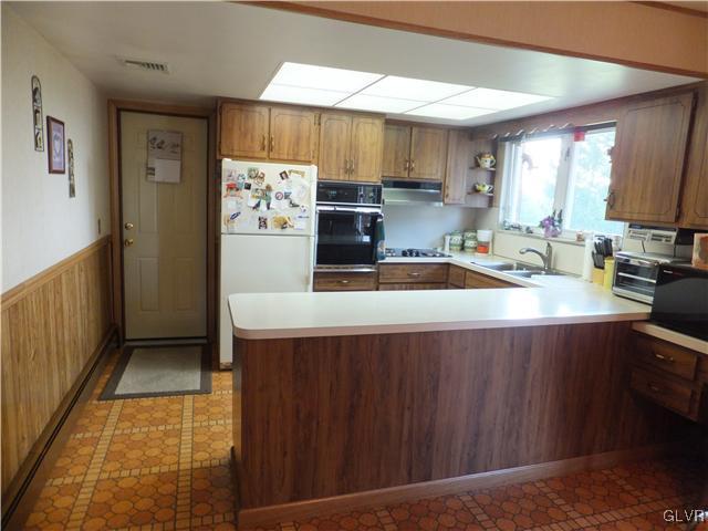 1625 Clearview Road Coplay, PA 18037 - Photo 8 of 39 Gallery Image 8