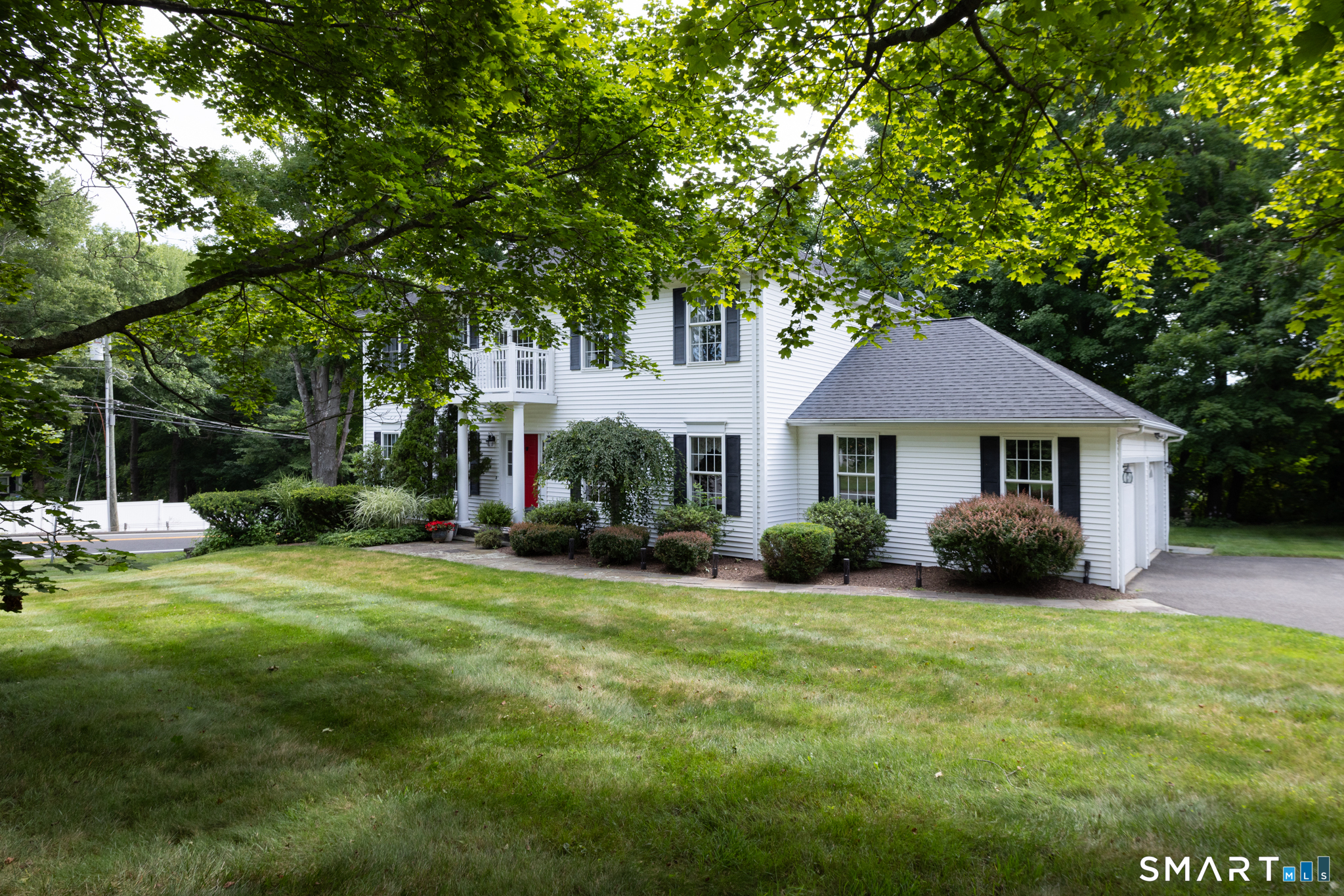 10 Curtis Farms Road Middlebury, CT 06762 - Photo 4 of 32 Gallery Image 4