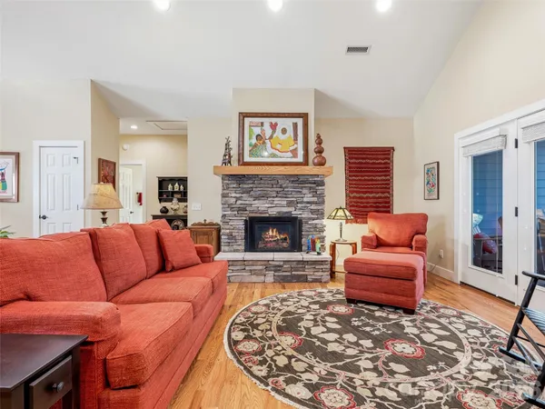 $724,900 | 25 Woodbend Lane, Black Mountain, NC 28711