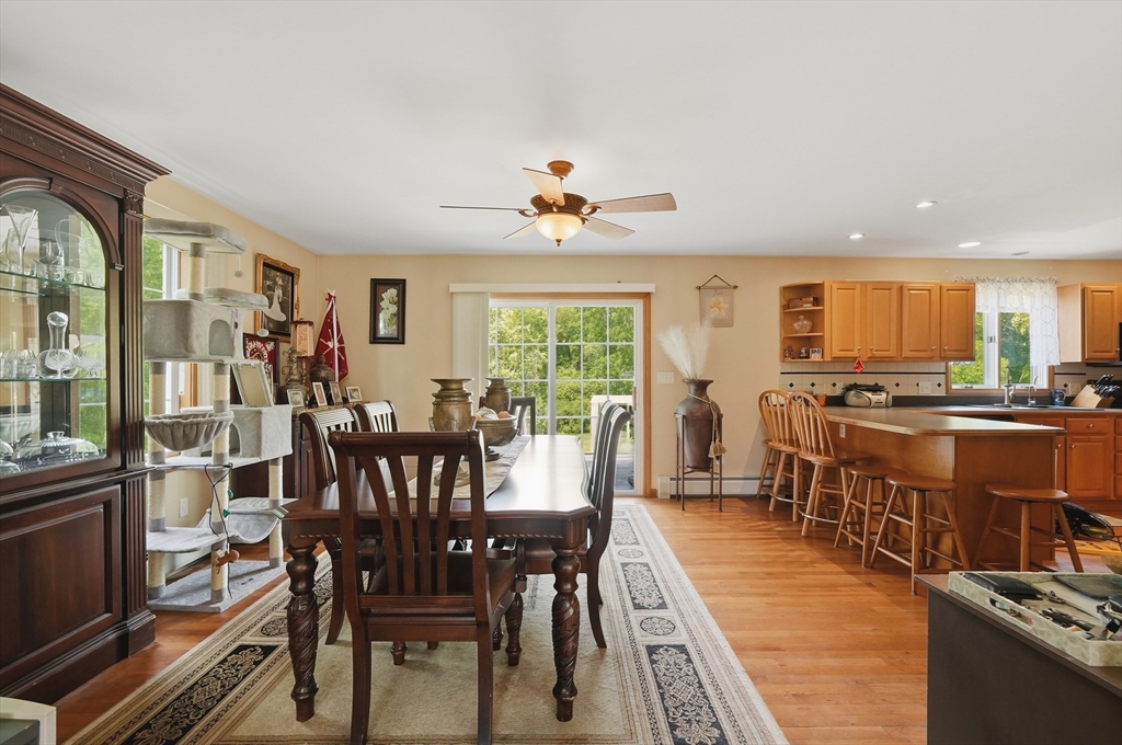 1527 Main Street Acushnet, MA 02743 - Photo 12 of 32