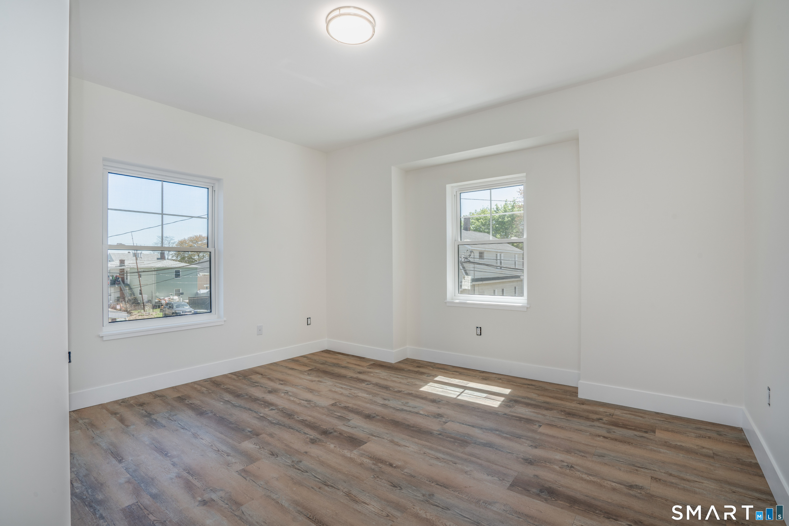 390 Carroll Avenue Bridgeport, CT 06607 - Photo 11 of 16