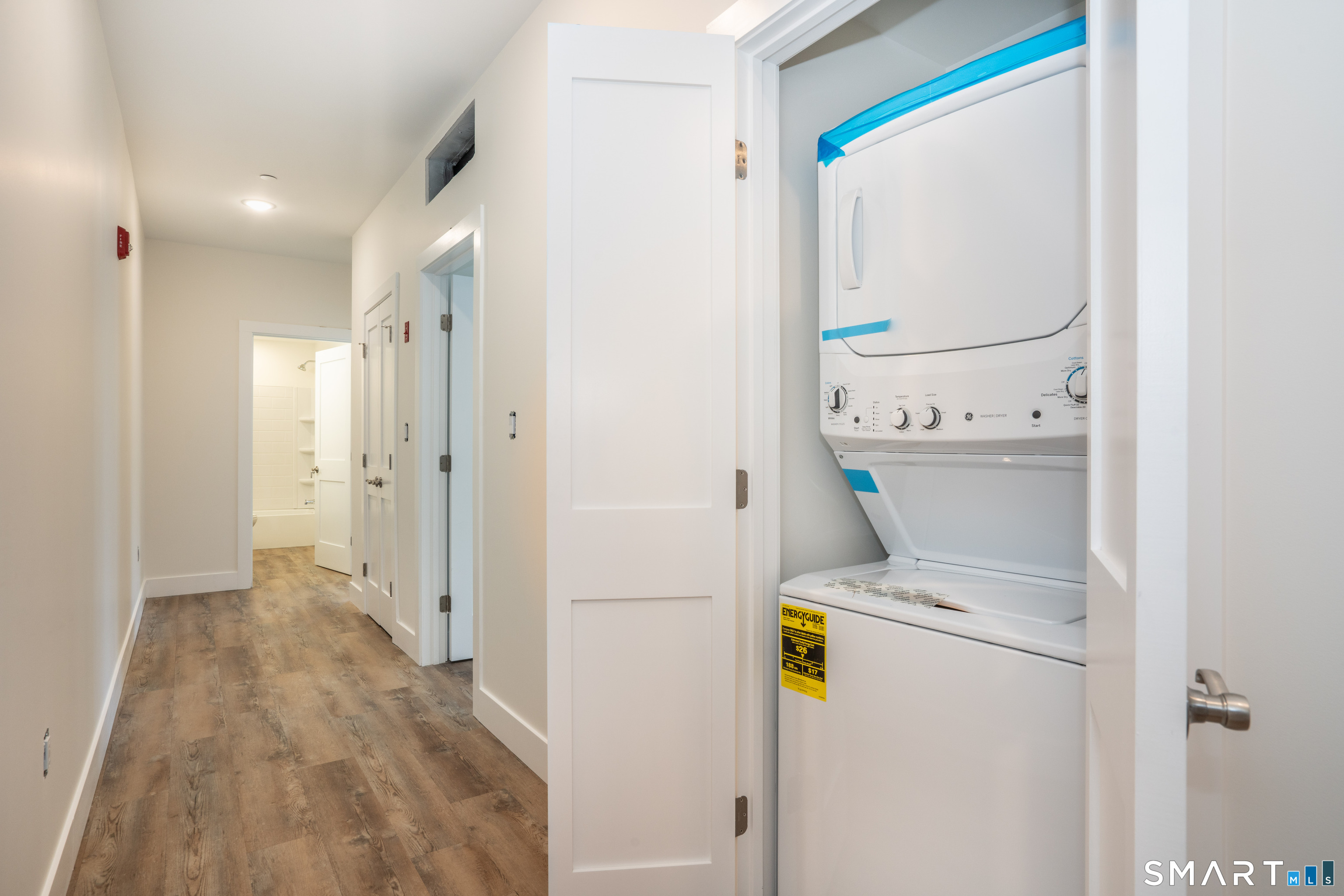 390 Carroll Avenue Bridgeport, CT 06607 - Photo 9 of 16
