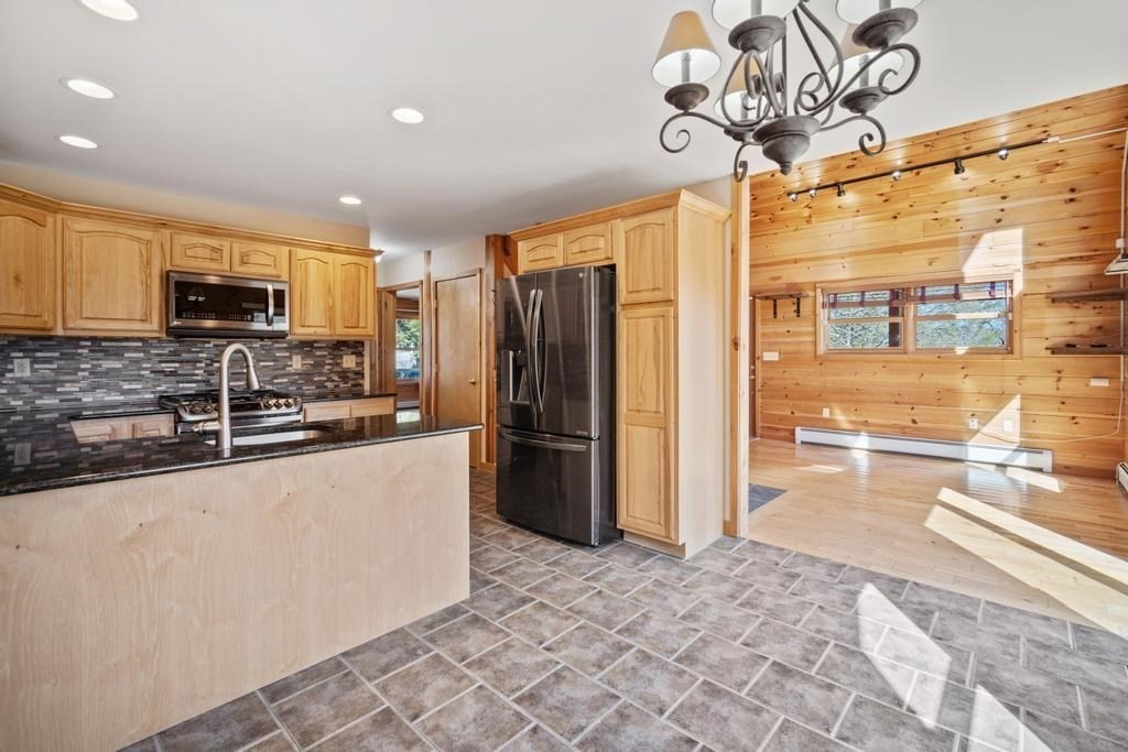 789 Main Road Granville, MA 01034 - Photo 5 of 42 Gallery Image 5