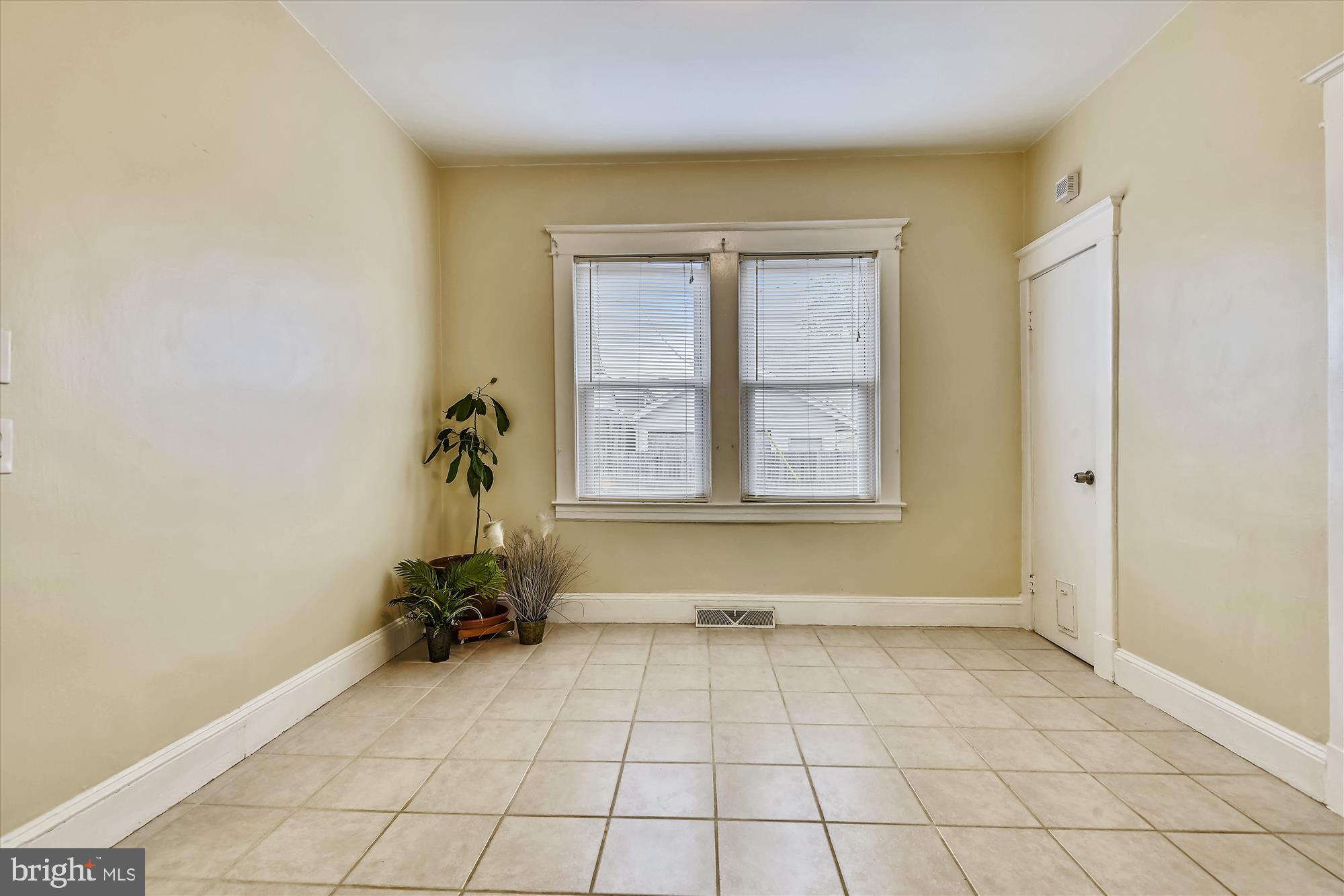 1808 Portship Road Baltimore, MD 21222 - Photo 12 of 57