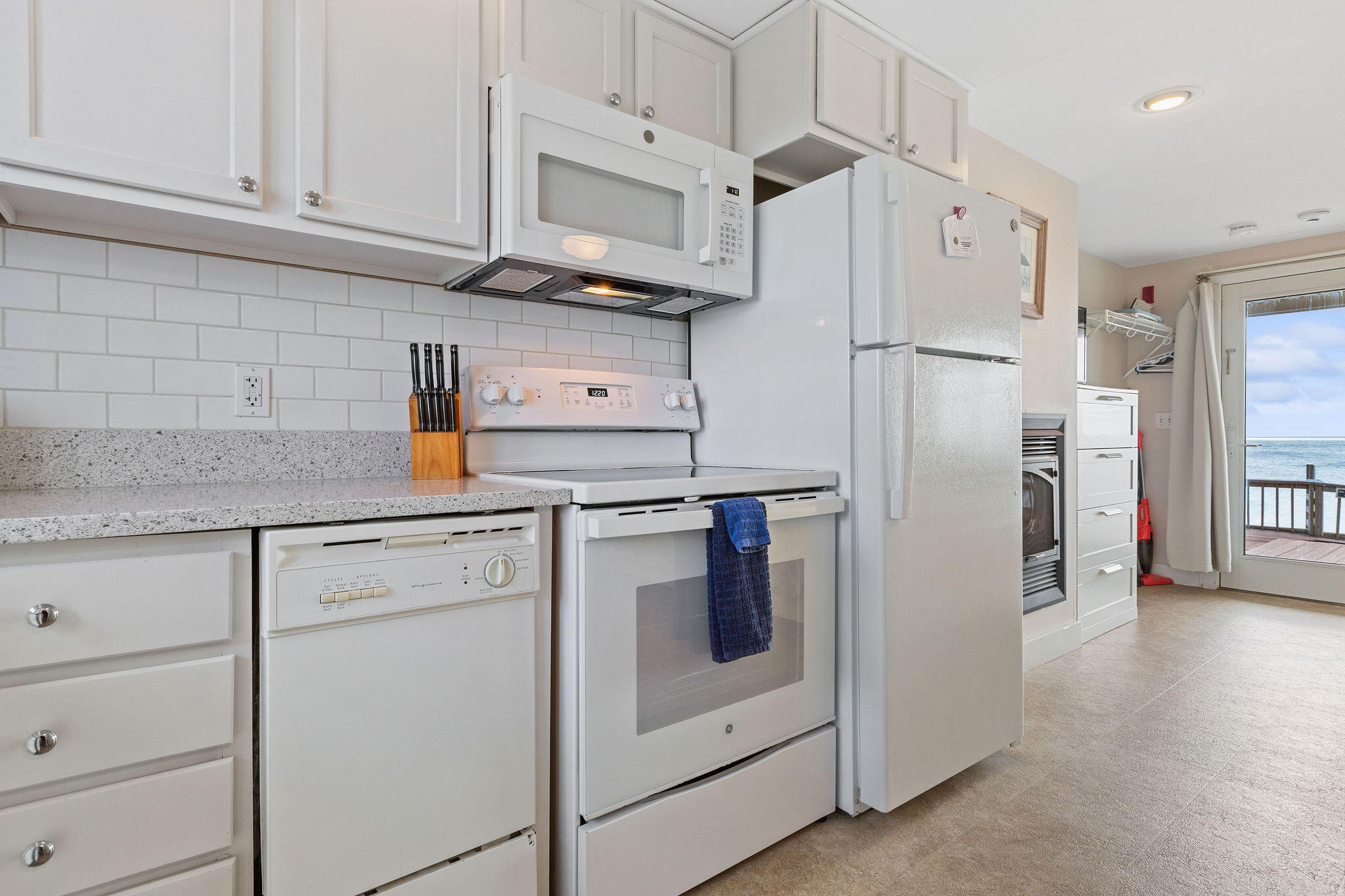 496 Shore Road, Unit 4 Truro, MA 02666 - Photo 12 of 21 496ShoreRdU10-27