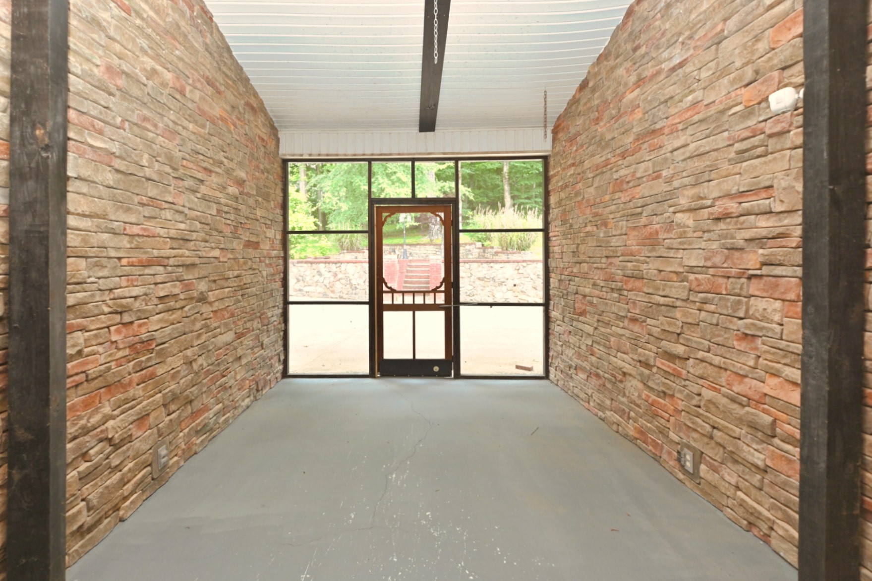 125 Happy Hollow Road Goodlettsville, TN 37072 - Photo 70 of 92 a view of an empty room and a window