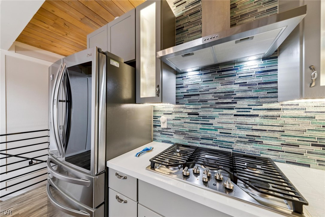 989 Tahoe Boulevard, Unit 91 Incline Village, NV 89451 - Photo 17 of 31 a stove top oven sitting inside of a kitchen