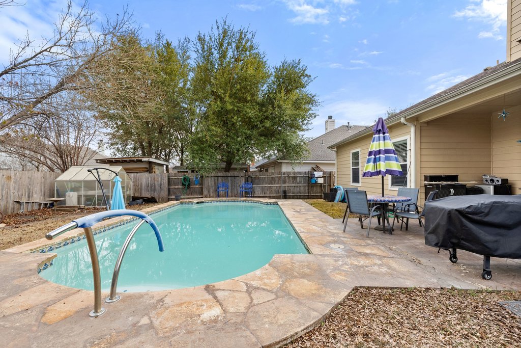 207 Rosedale Boulevard Georgetown, TX 78628 - Photo 2 of 30 Splash into tons of fun!