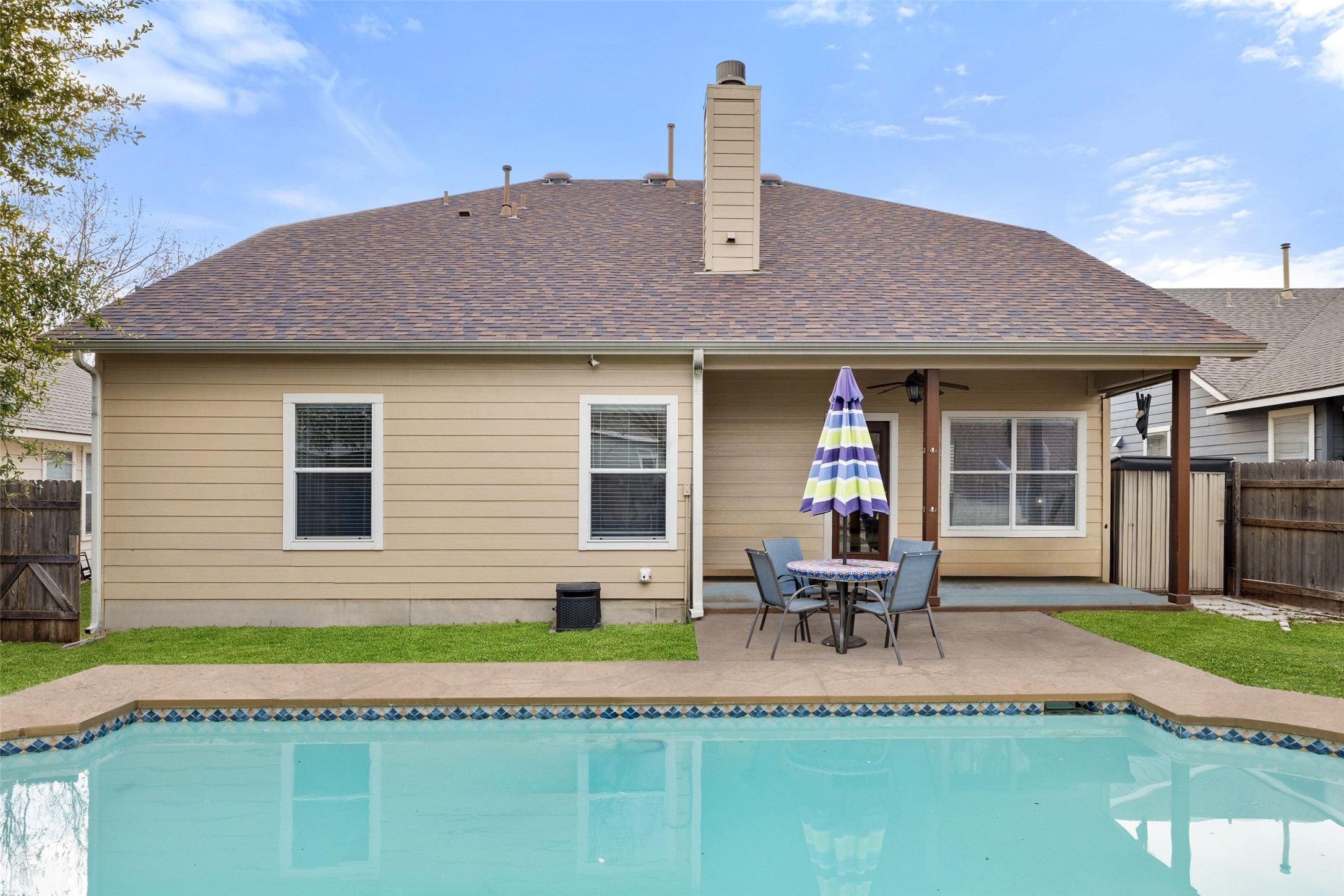 207 Rosedale Boulevard Georgetown, TX 78628 - Photo 25 of 31 a house view with a garden space