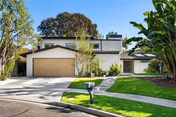 $4,625,000 | 341 Vista Baya, Costa Mesa, CA 92627