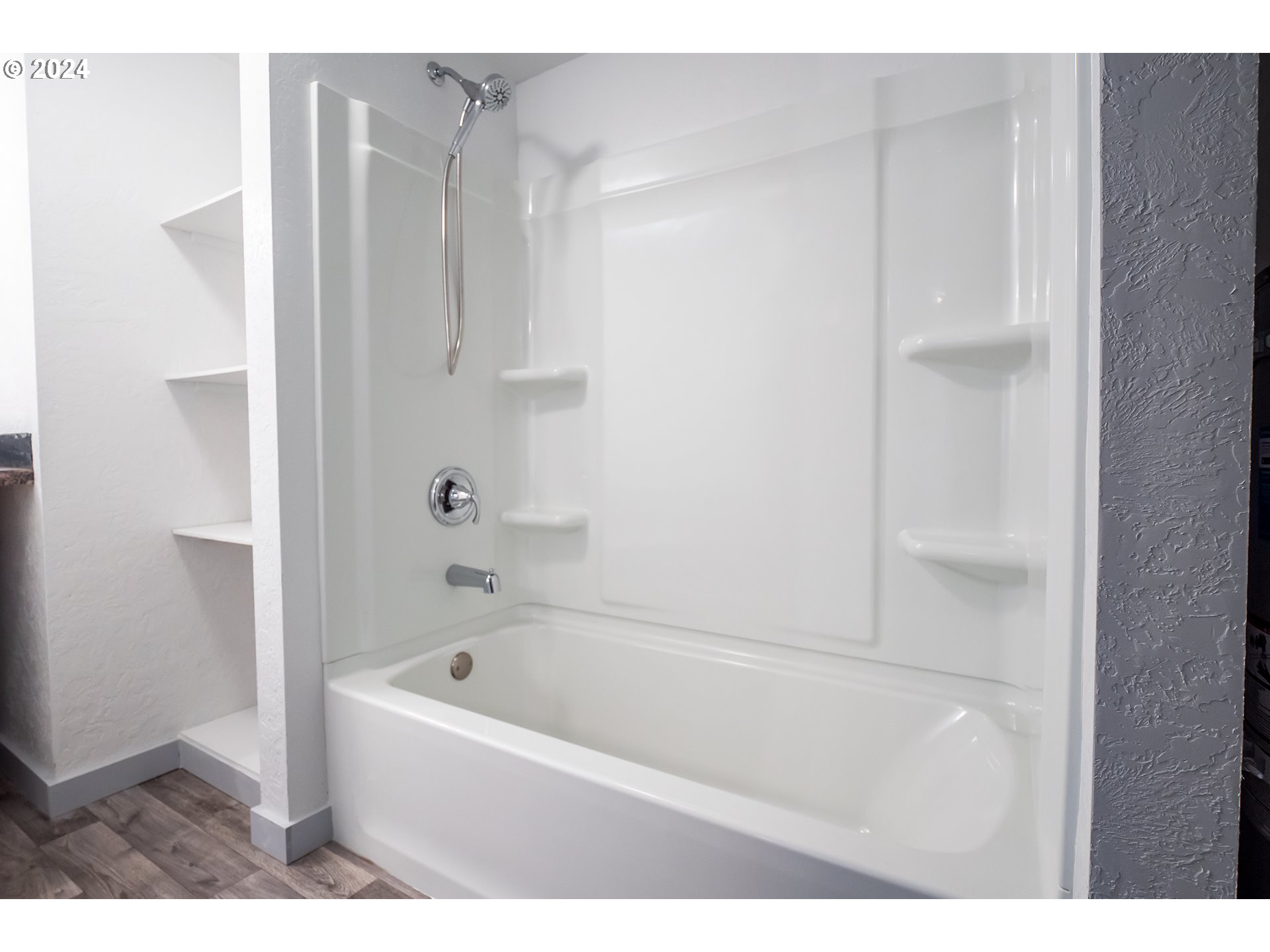 930 Elm Street Junction City, OR 97448 - Photo 18 of 33 a white bath tub sitting next to a white tub