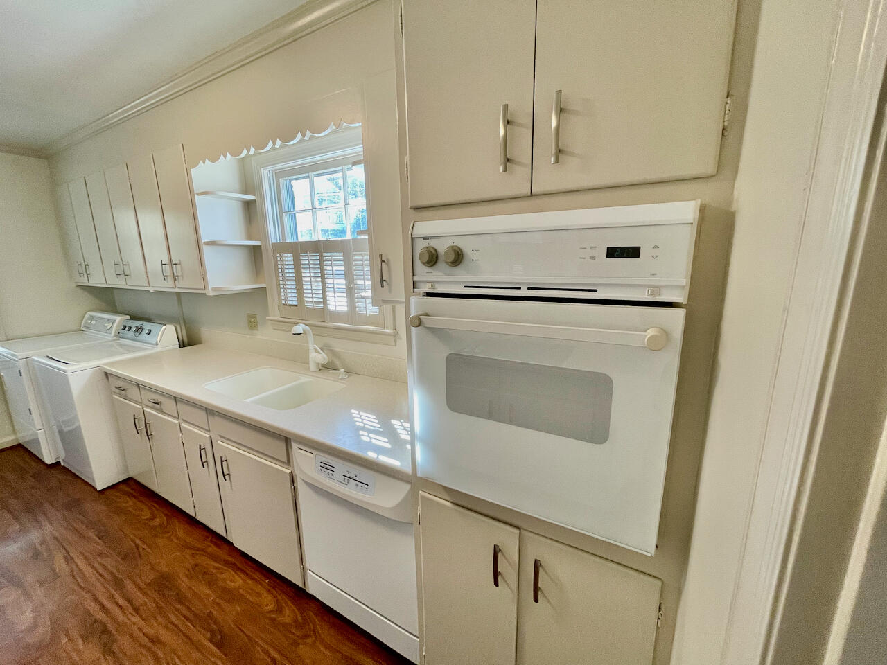 2 Limehouse Street Charleston, SC 29401 - Photo 15 of 34 15. Kitchen