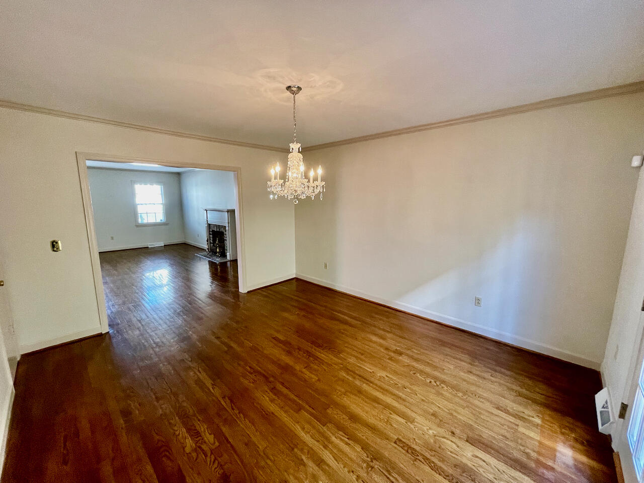 2 Limehouse Street Charleston, SC 29401 - Photo 10 of 34 10. Dining Room