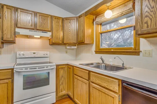 $200,000 | 224 West Teal Drive, Derby, KS 67037