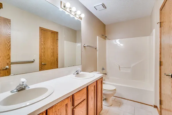 $200,000 | 224 West Teal Drive, Derby, KS 67037