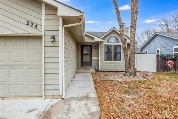 $200,000 | 224 West Teal Drive, Derby, KS 67037