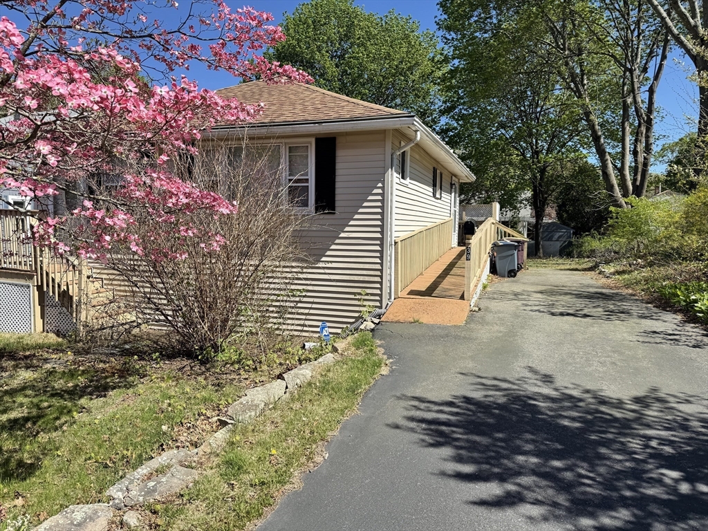 39 Manatee Road Weymouth, MA 02189 - Photo 2 of 29 Gallery Image 2
