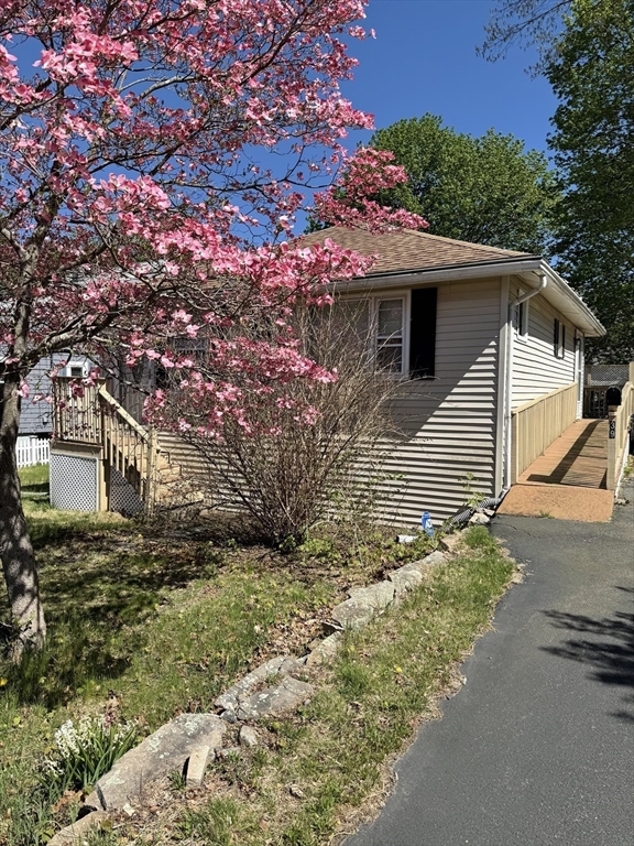 39 Manatee Road Weymouth, MA 02189 - Photo 4 of 29 Gallery Image 4