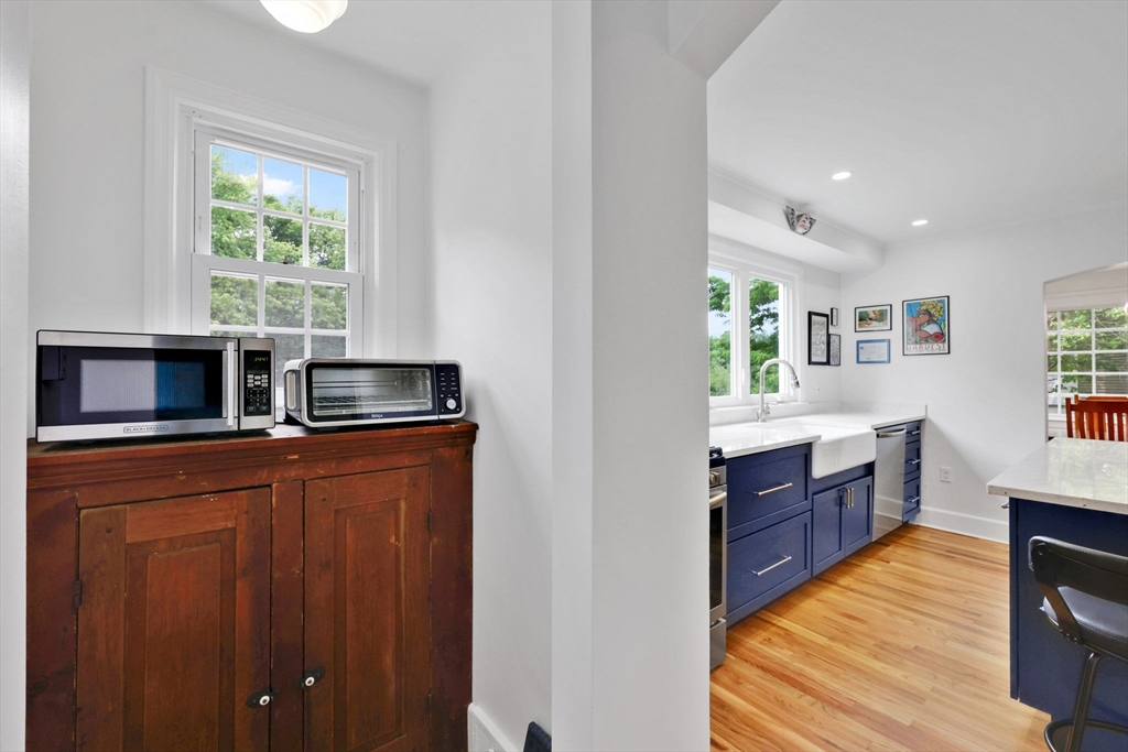 378 Roosevelt Avenue Springfield, MA 01118 - Photo 17 of 37