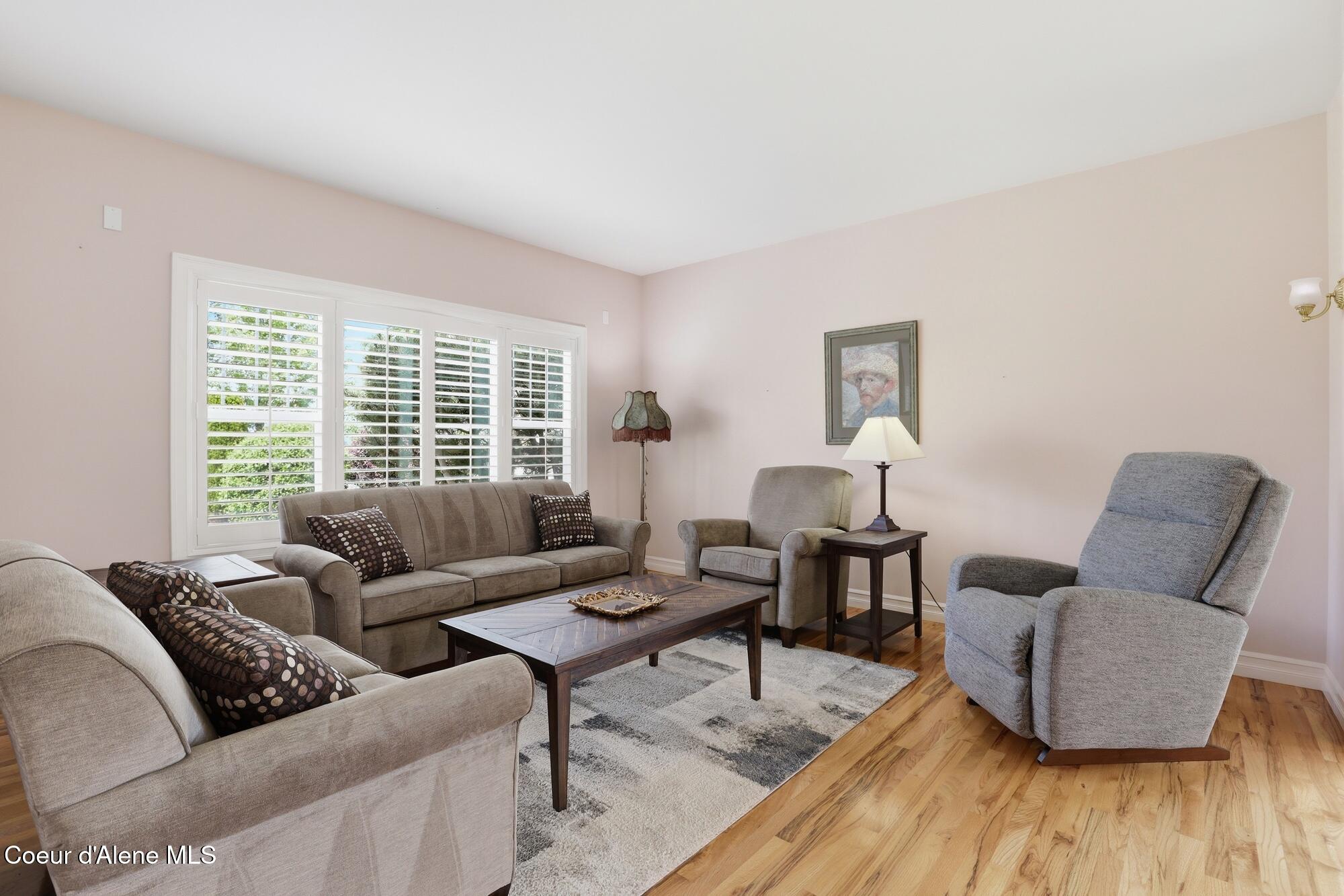 6909 West Ridgeway Road Deer Park, WA 99006 - Photo 27 of 70 Formal living 2