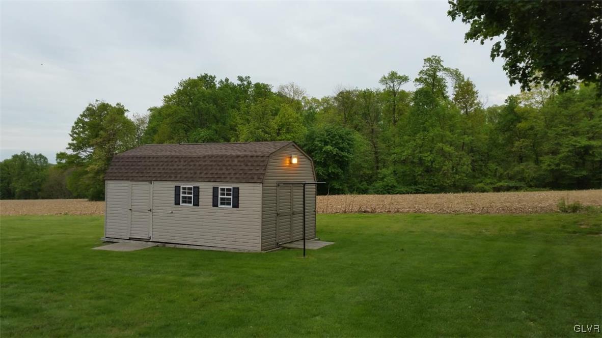 353 Long Lane Road Walnutport, PA 18088 - Photo 2 of 15 Gallery Image 2