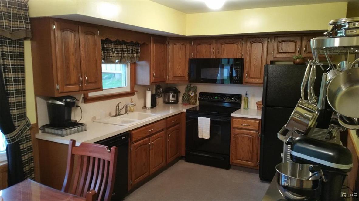 353 Long Lane Road Walnutport, PA 18088 - Photo 6 of 15 Gallery Image 6