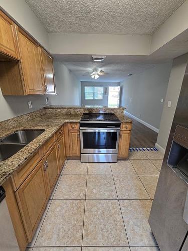 125 Rio Del Mar Street, Unit B St. Augustine, FL 32084 - Photo 7 of 17